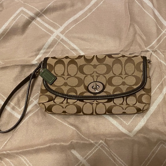 Brown Patterned Wristlet - Picture 1 of 5